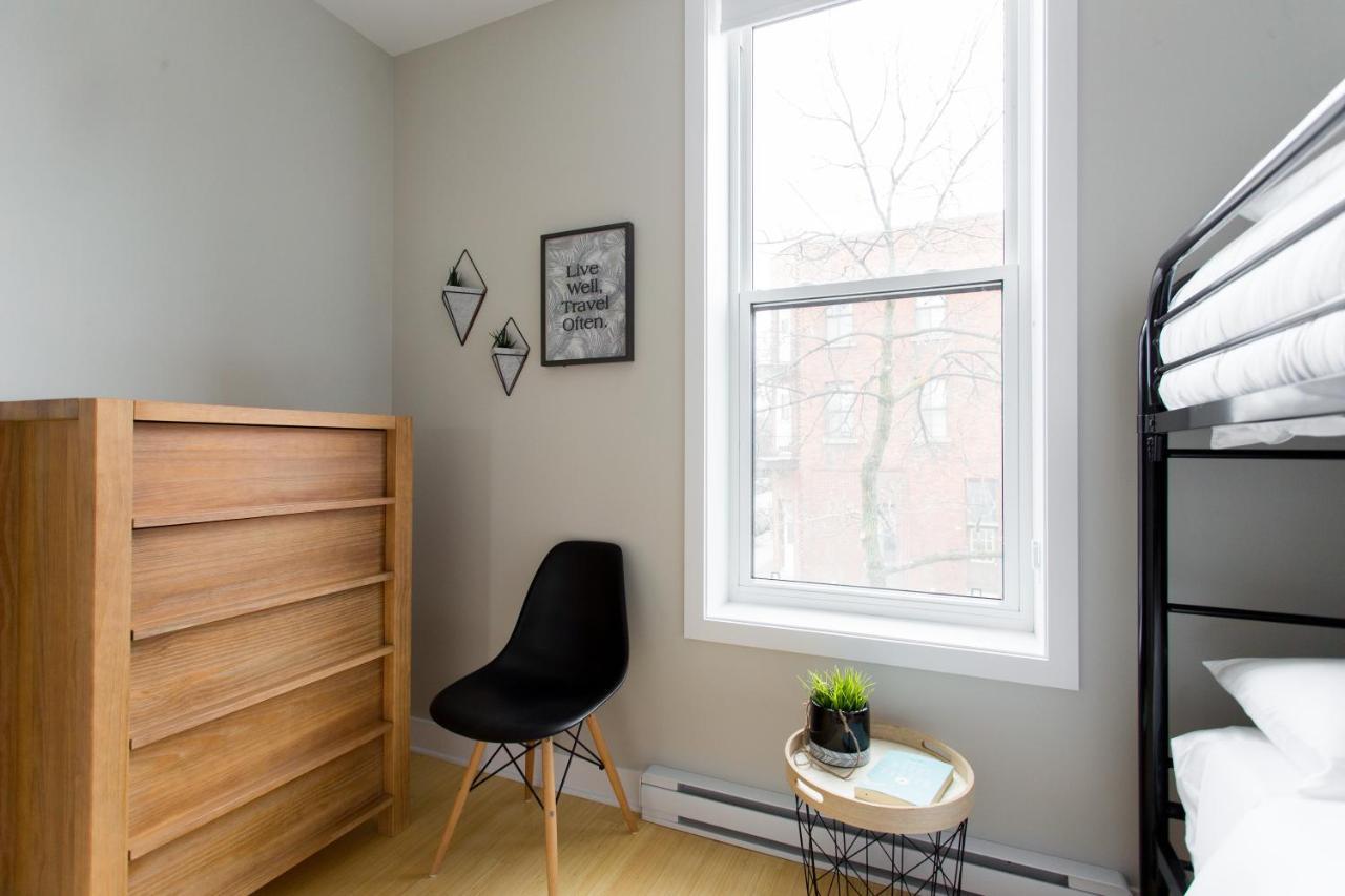 Trendy Little Italy 3 Bedroom Condo By Den Stays Montréal Esterno foto